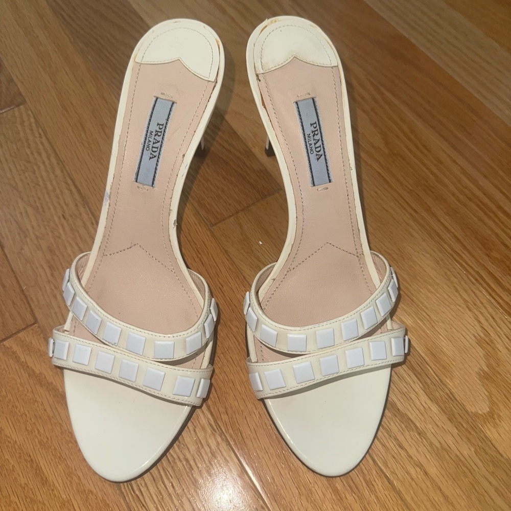 Beautiful Prada Milano Ivory Patent Leather Sandals with Embellishments SZ 38